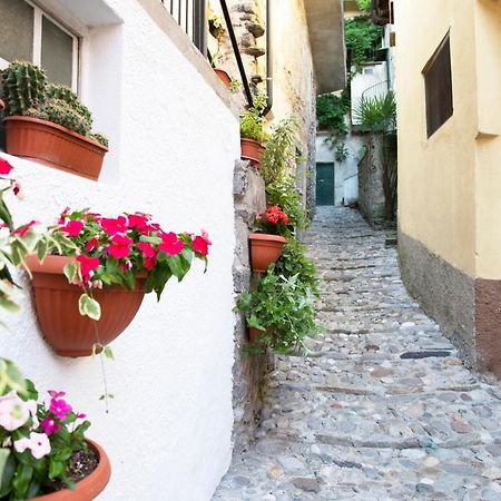 Charming Moment Di Villa Porta - Borgo Antico Luino Εξωτερικό φωτογραφία